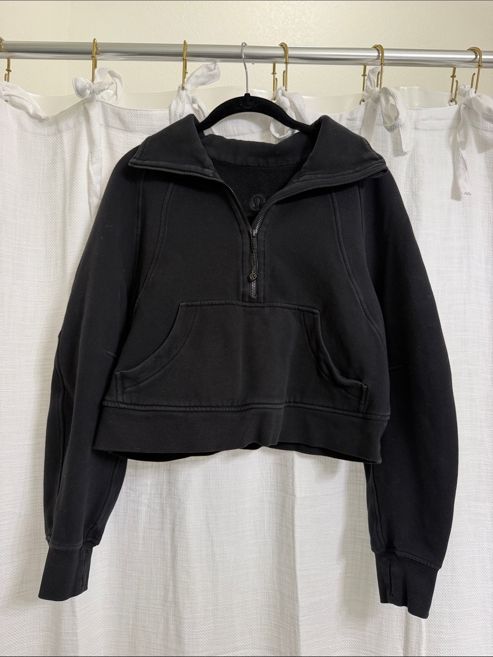 Lululemon Black Half-Zip scuba